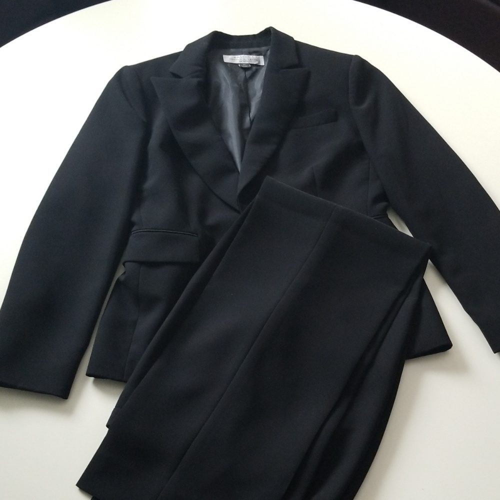 Tahari Womens Suit Set